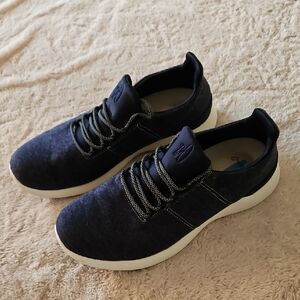 EUC Men's Johnnie-O Blue Casual Sneakers. Size 10